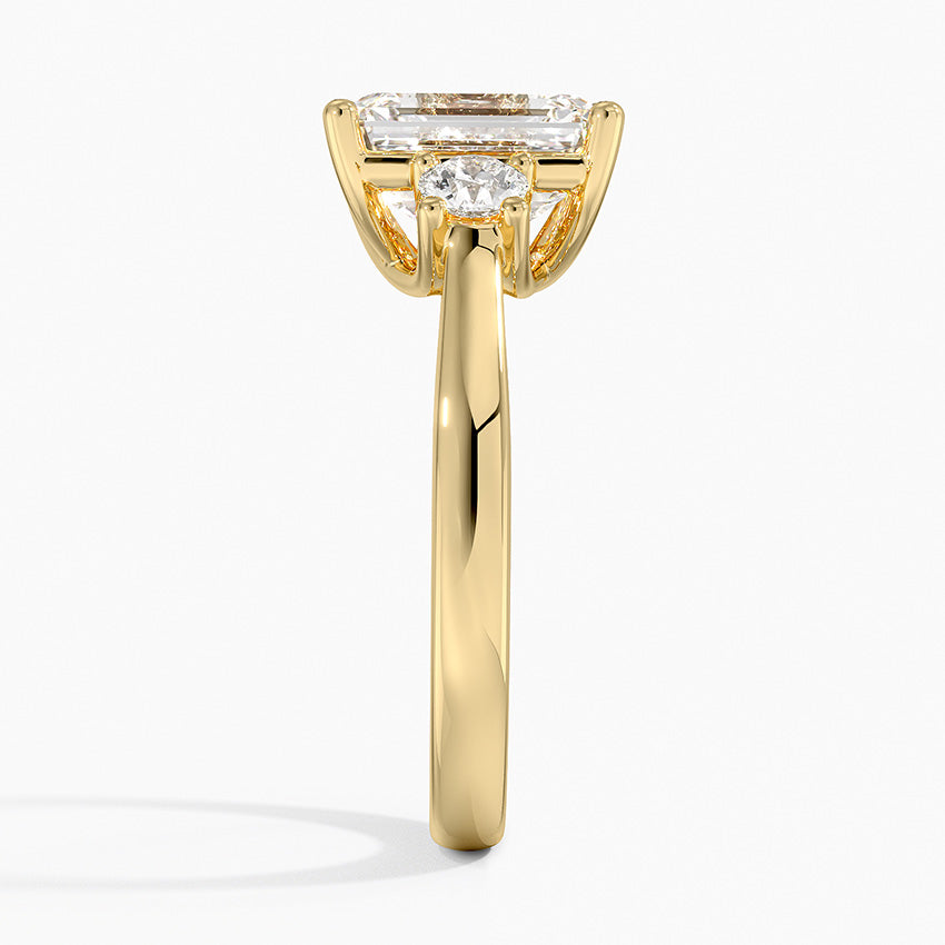EMERALD & BRILLIANT CUT TRIO RING