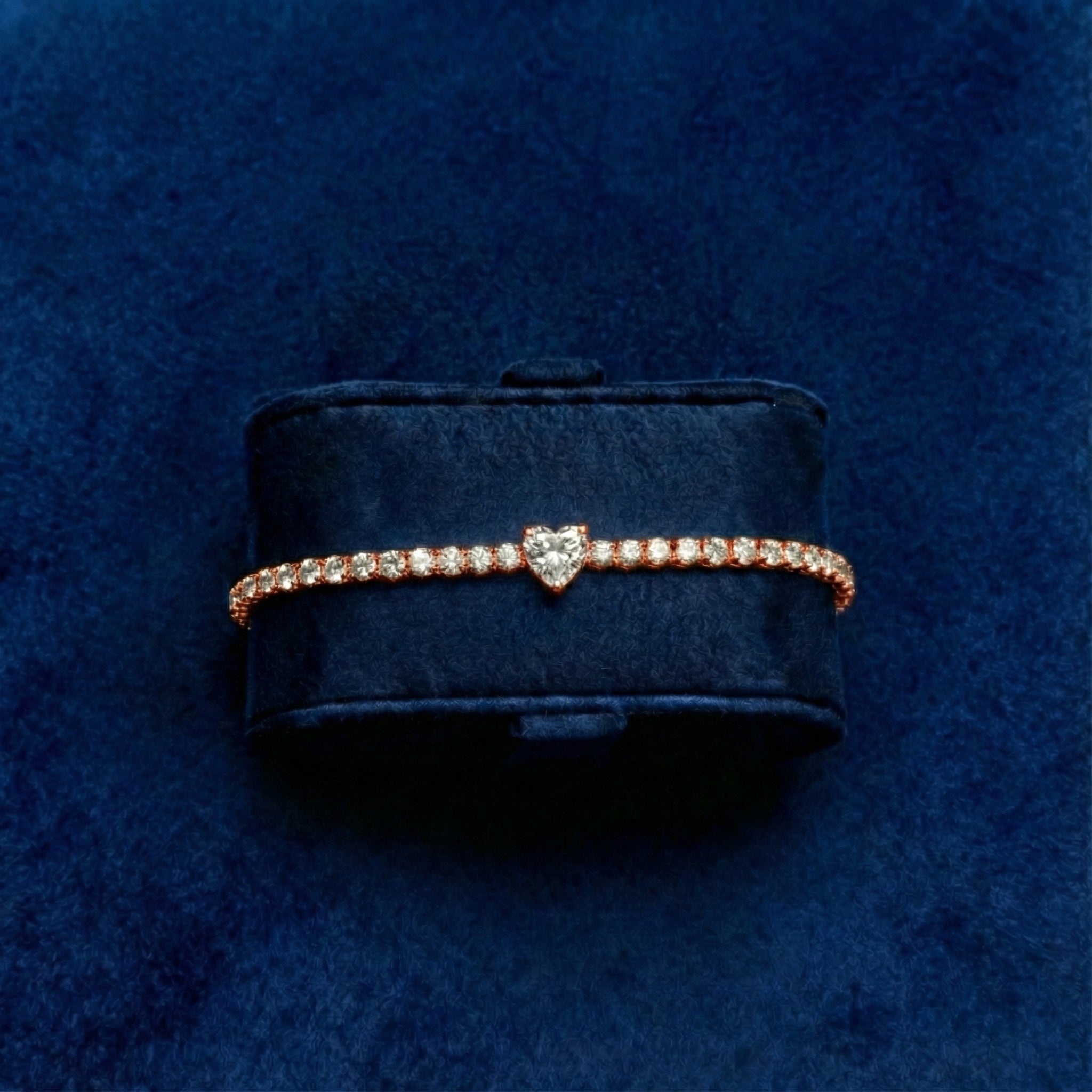 سوار تنس قلب مويسانيت من لانا - ذهبي - لون D - VVS1