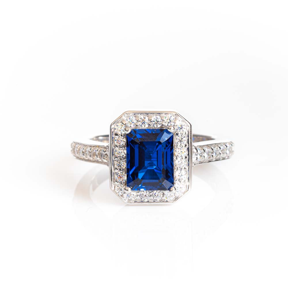 The Signiture 1% Emerald Cut Halo Ring