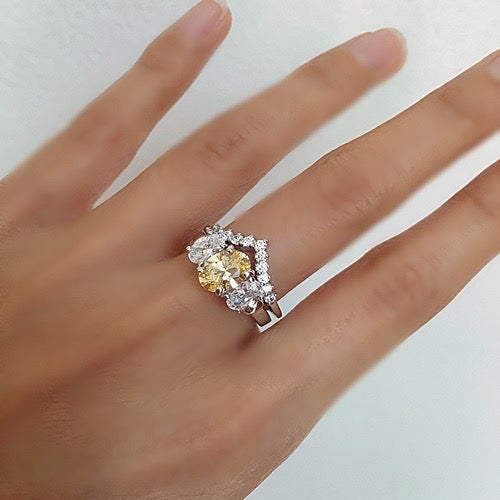 3 STONE YELLOW OVAL RING & HALF ETERNITY V-SHAPE RING SET