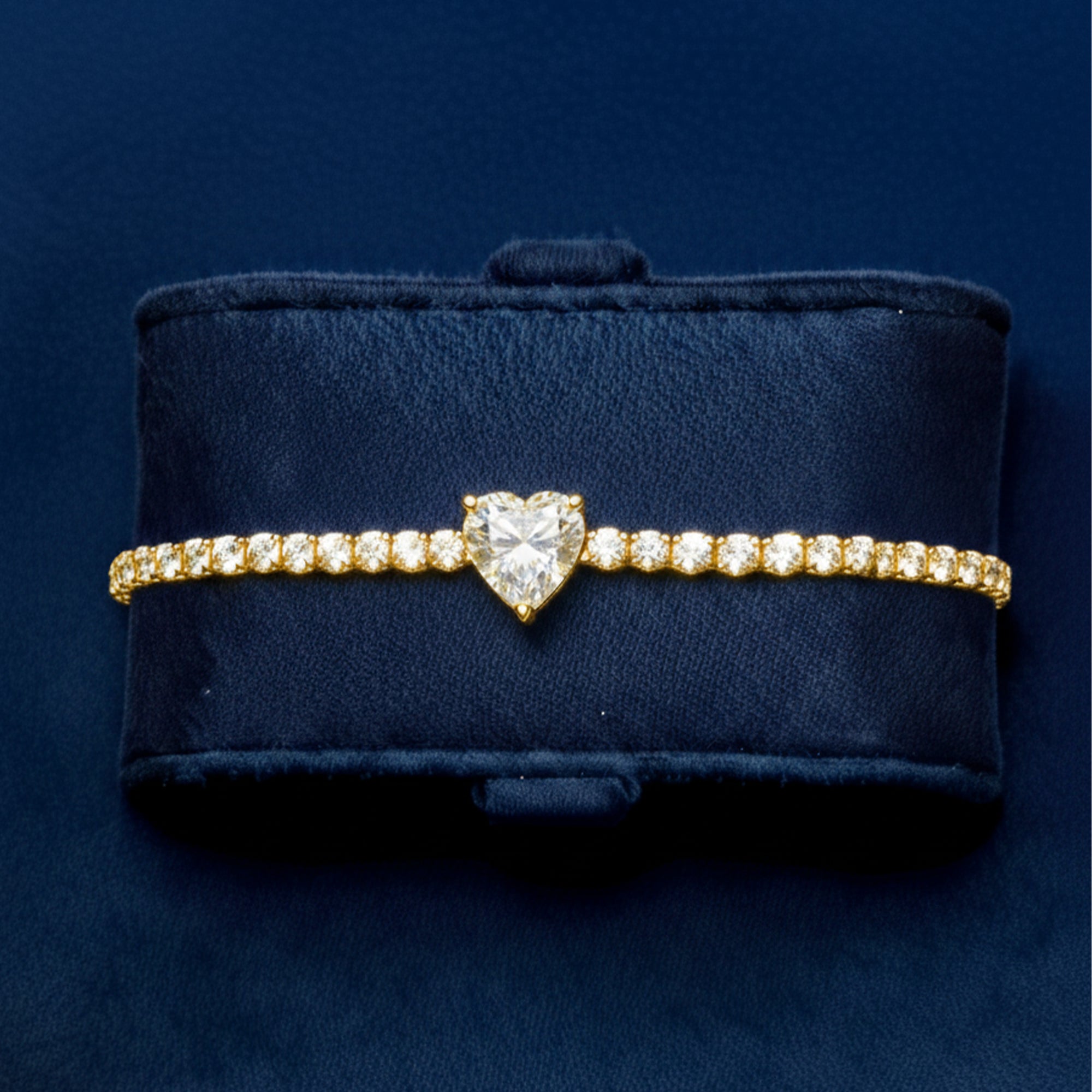 سوار تنس قلب مويسانيت من لانا - ذهبي - لون D - VVS1