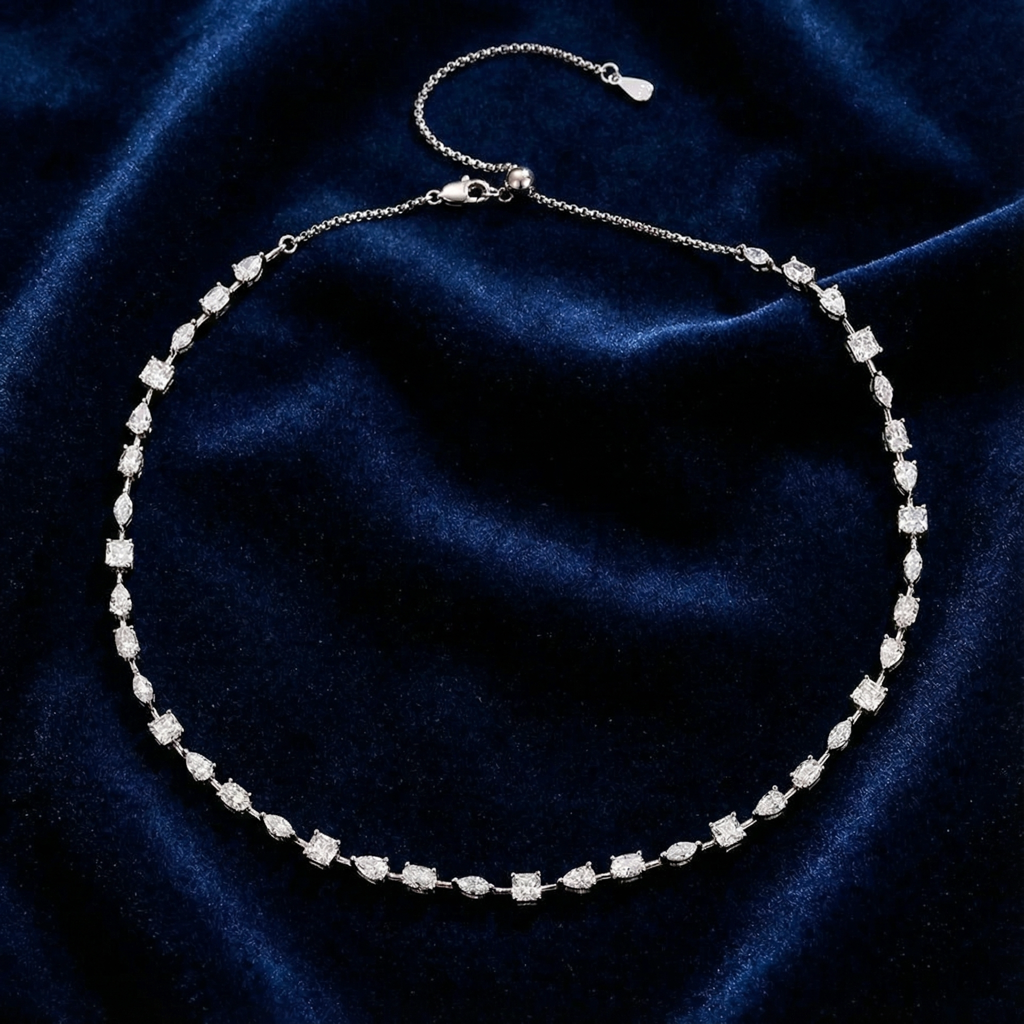 قلادة ريماه الموزانيت - ذهب أبيض - لون D - VVS1