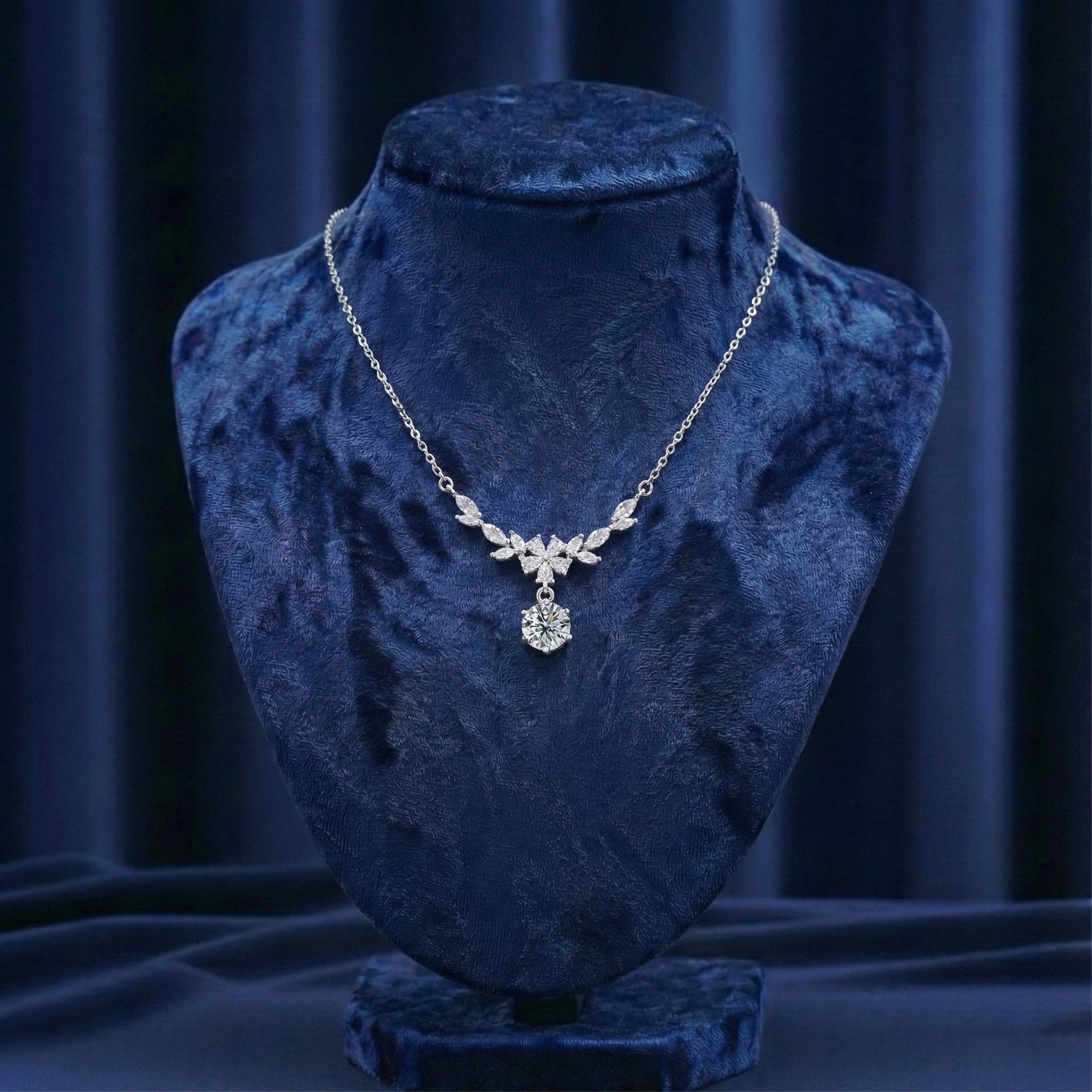 قلادة لايان مويسانيت - ذهب أبيض - لون D - VVS1