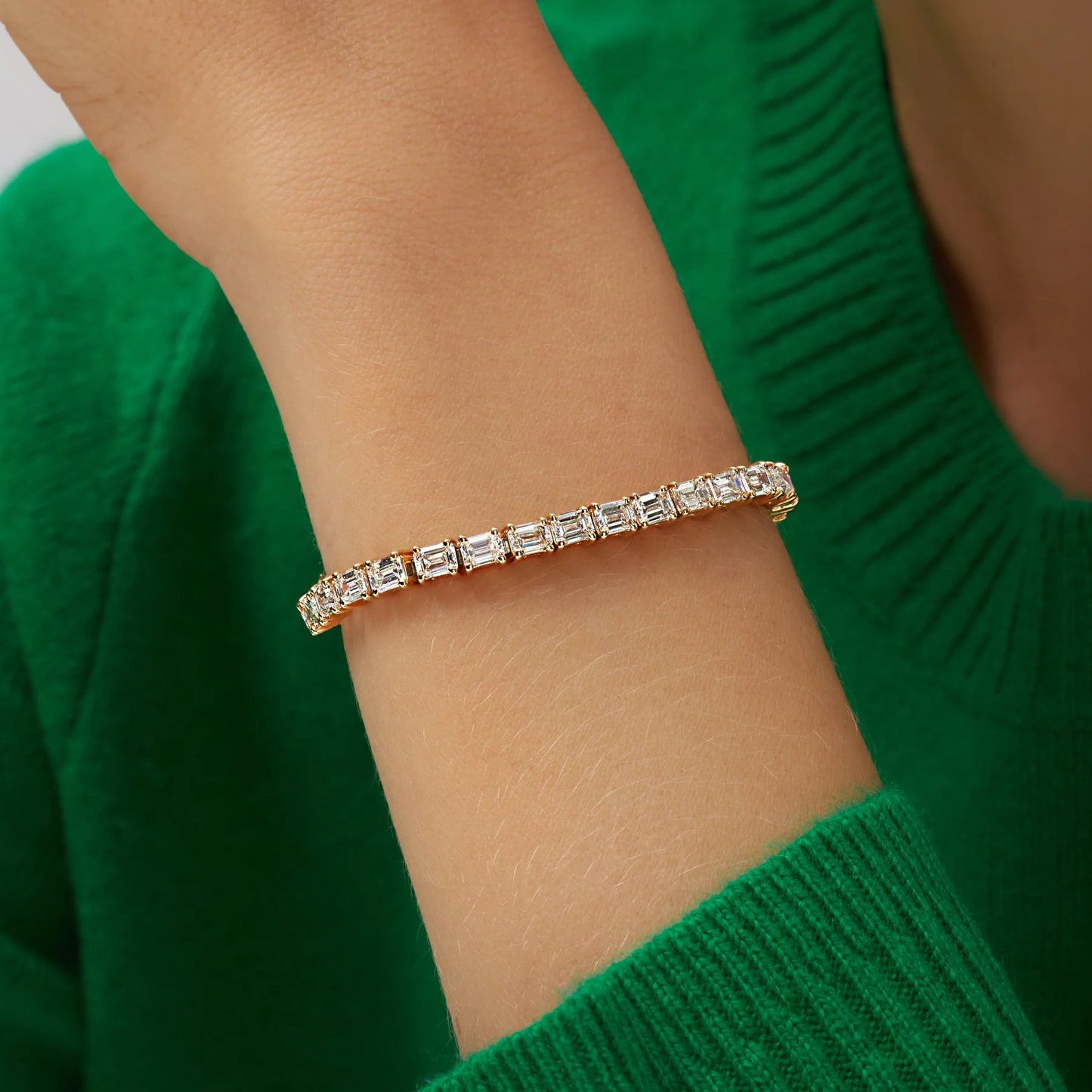 7MM EMERALD CUT TENNIS BRACELET - GOLD