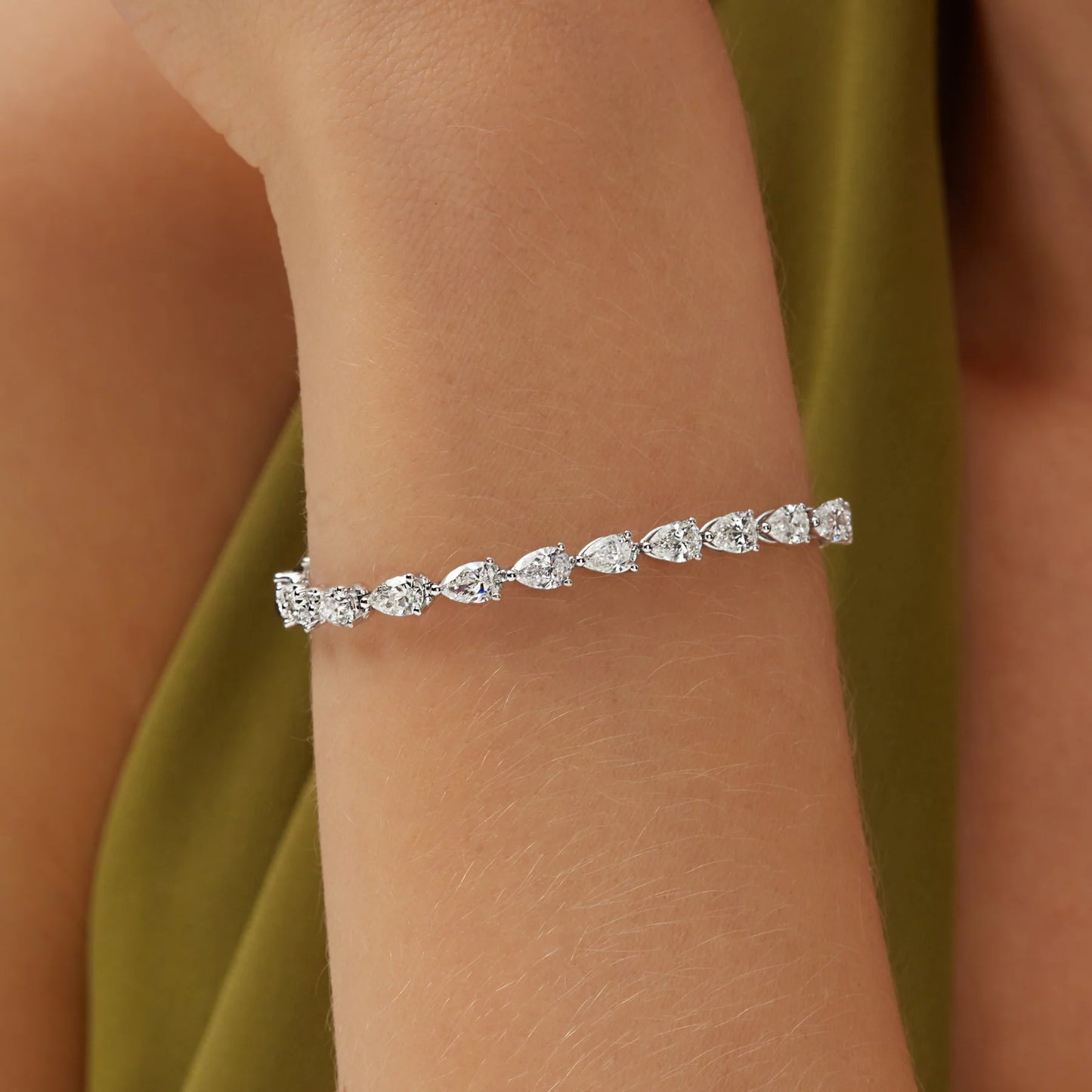 PEARSHAPE DIAMOND TENNIS BRACELET