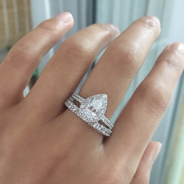 HALO PEAR SHAPED DIAMOND SIMULANT RING & 3/4 ETERNITY BAND